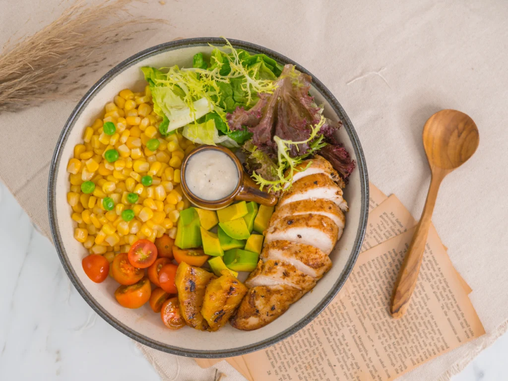 Salad Sayur untuk Diet Grilled Chicken Caesar Salad